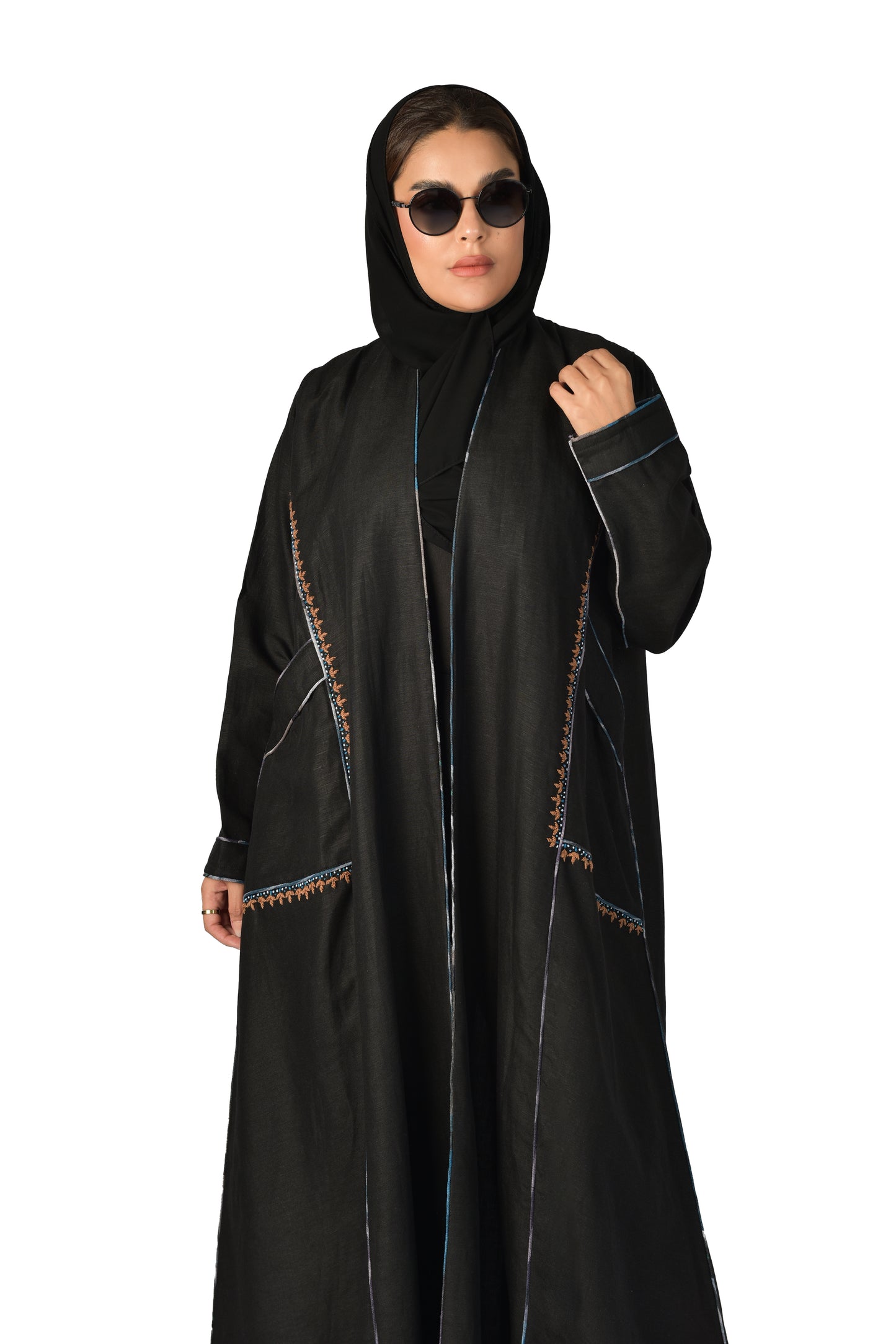 عباية لنن لون اسود بجيوب عملية