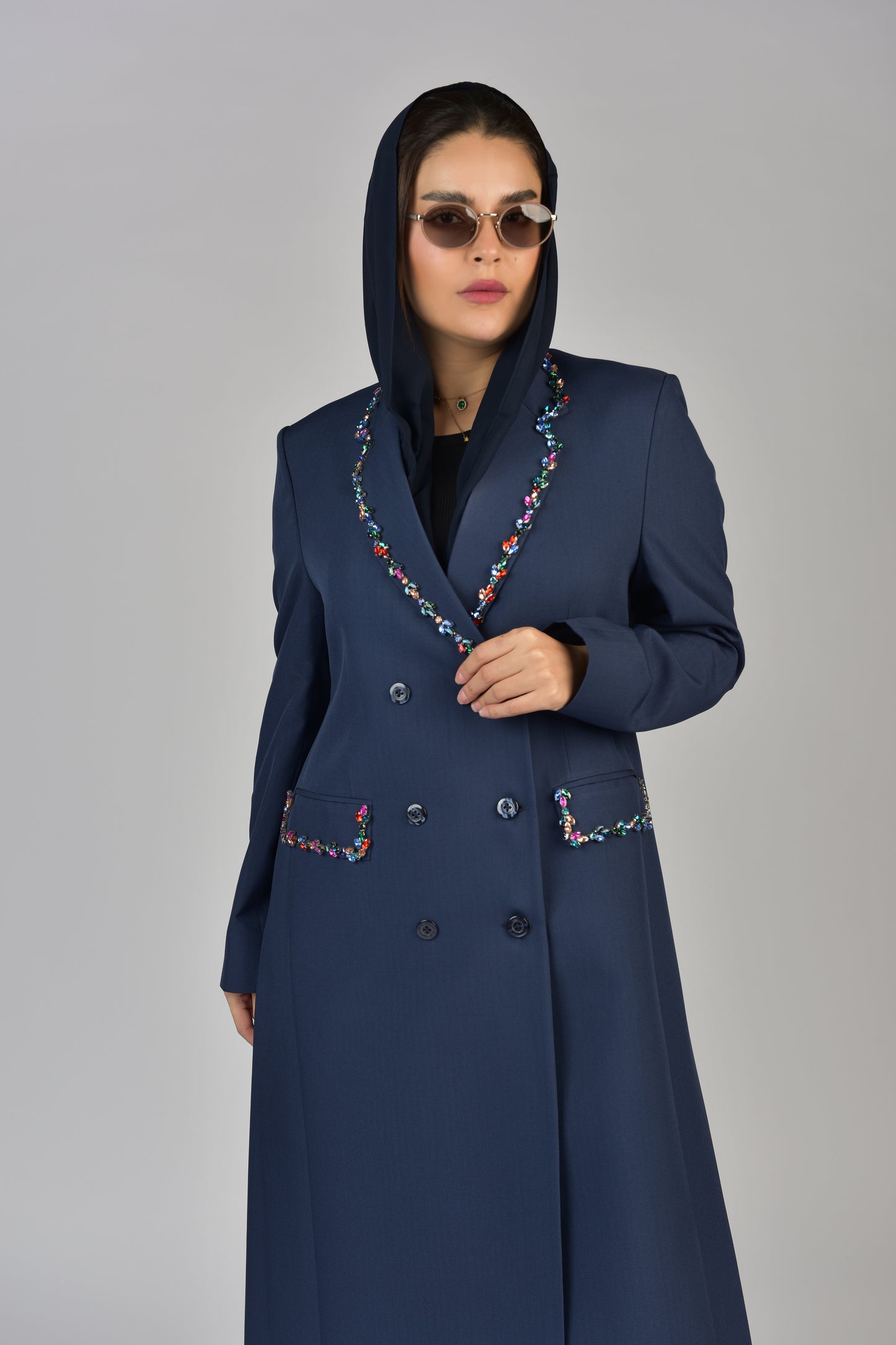 بليزر كريب كحلي مع كريستال ملون