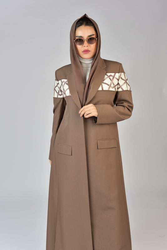 بليزر صيفي من الكتان باللون البني